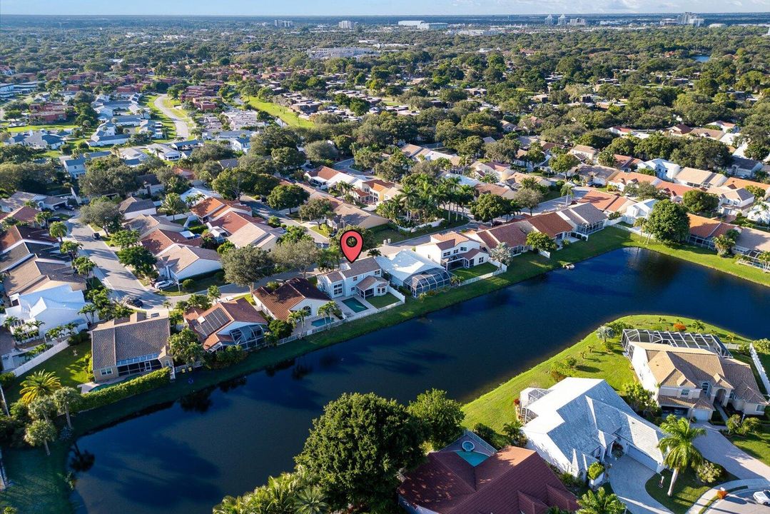 For Sale: $815,000 (3 beds, 2 baths, 1977 Square Feet)