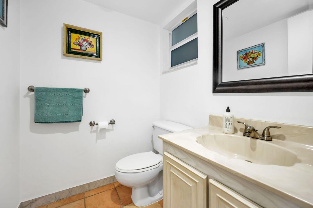 合同活跃: $3,200 (1 贝兹, 1 浴室, 800 平方英尺)