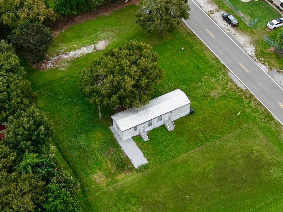 For Sale: $130,000 (2 beds, 1 baths, 672 Square Feet)