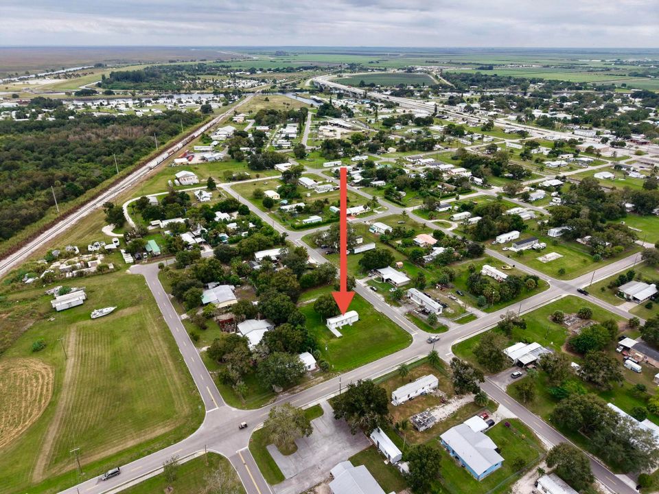 For Sale: $130,000 (2 beds, 1 baths, 672 Square Feet)