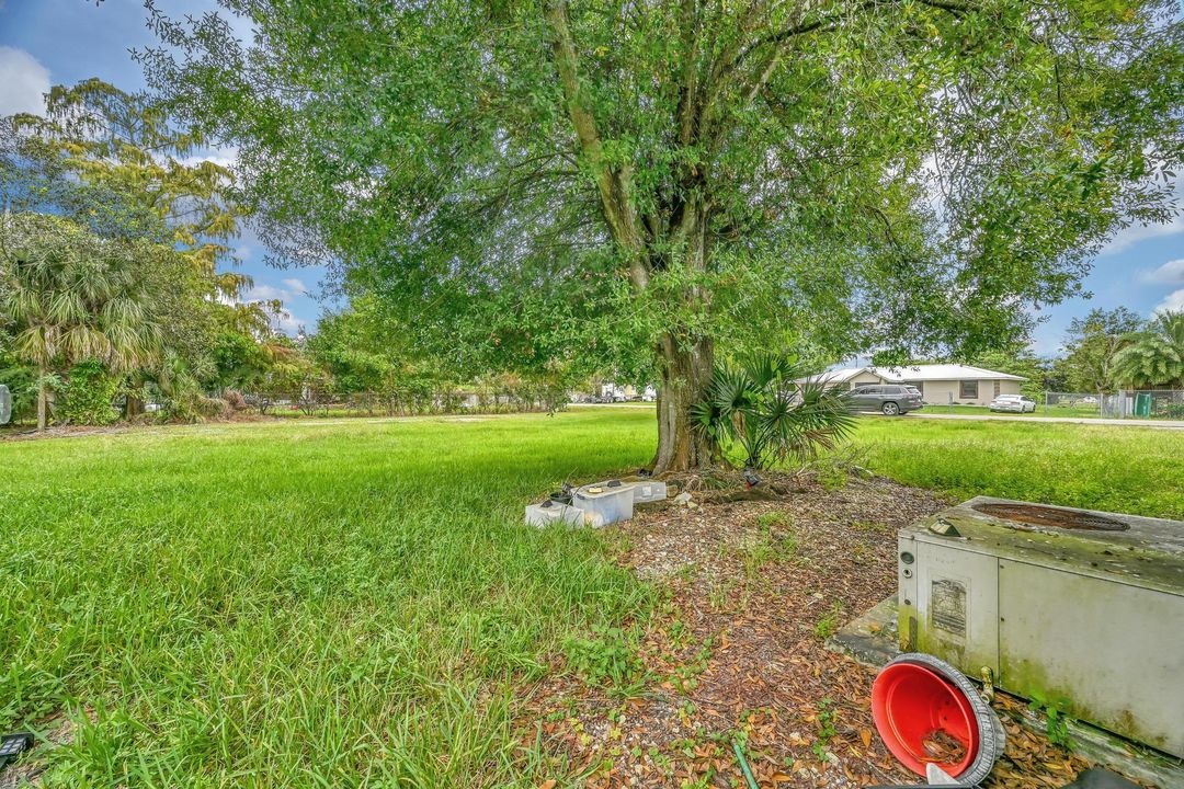 For Sale: $130,000 (2 beds, 1 baths, 672 Square Feet)