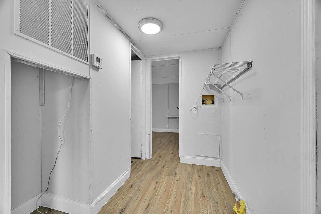 For Sale: $130,000 (2 beds, 1 baths, 672 Square Feet)