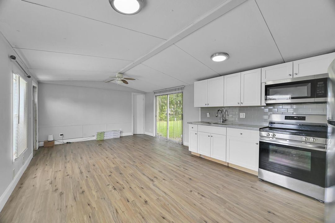 For Sale: $130,000 (2 beds, 1 baths, 672 Square Feet)