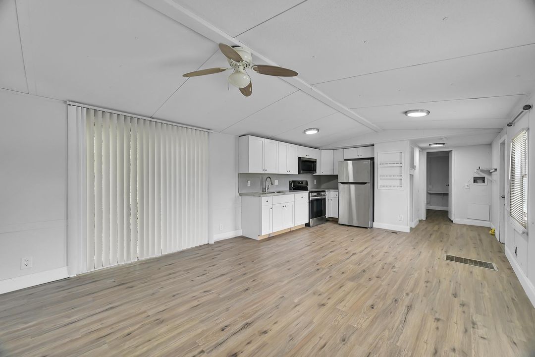 For Sale: $130,000 (2 beds, 1 baths, 672 Square Feet)