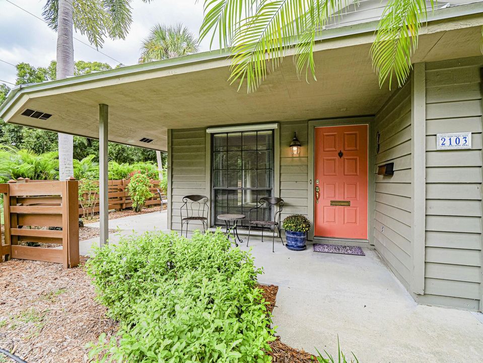 В аренду: $1,800 (2 спален, 1 ванн, 962 Квадратных фут)