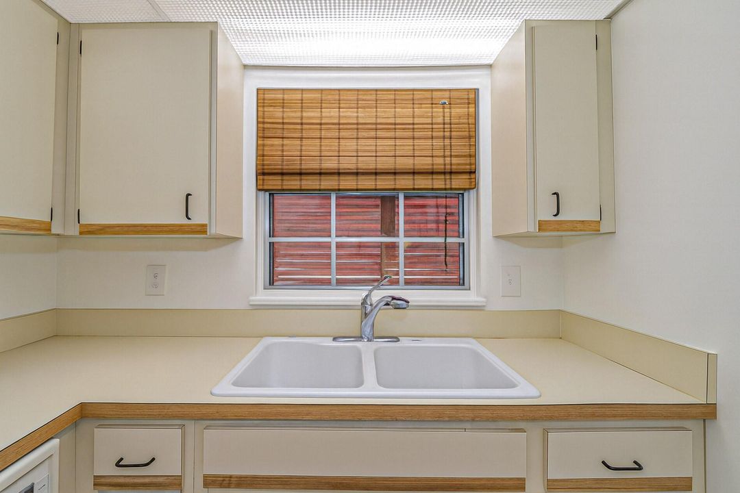 В аренду: $1,800 (2 спален, 1 ванн, 962 Квадратных фут)