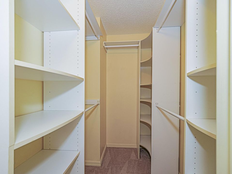 В аренду: $1,800 (2 спален, 1 ванн, 962 Квадратных фут)