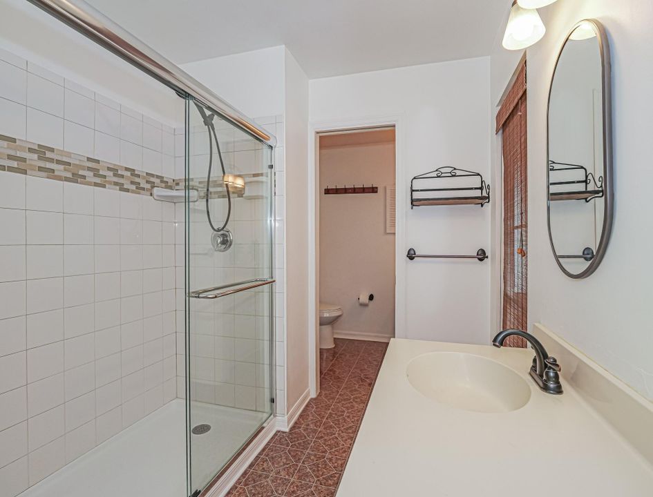 В аренду: $1,800 (2 спален, 1 ванн, 962 Квадратных фут)