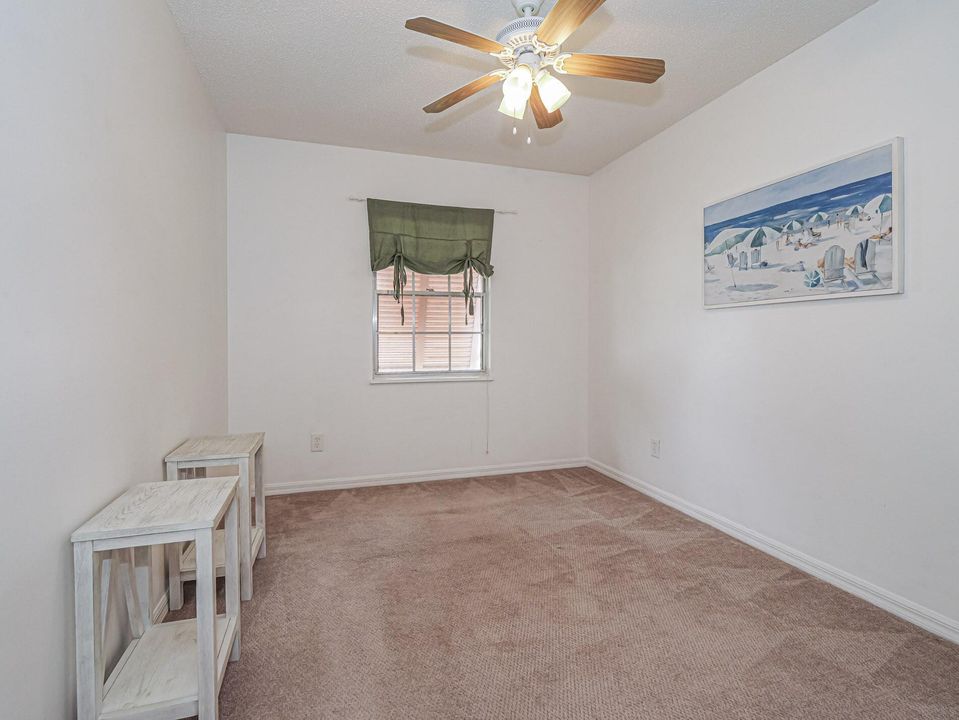 В аренду: $1,800 (2 спален, 1 ванн, 962 Квадратных фут)