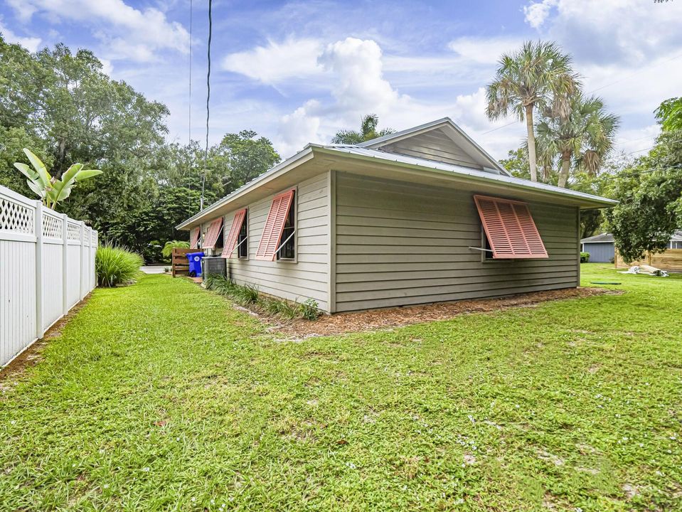 В аренду: $1,800 (2 спален, 1 ванн, 962 Квадратных фут)