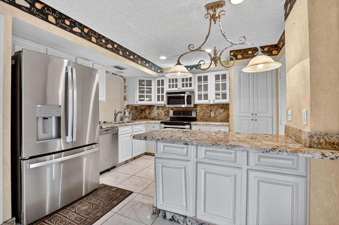 На продажу: $459,000 (3 спален, 3 ванн, 1902 Квадратных фут)