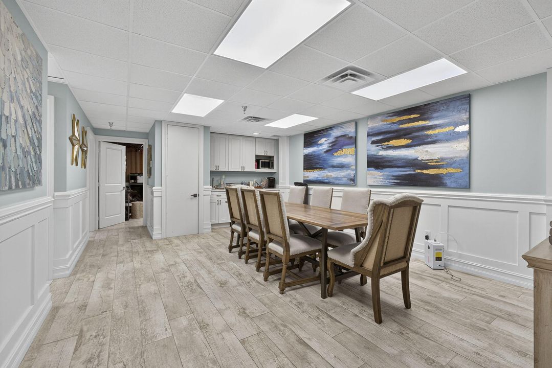 На продажу: $500,000 (0 спален, 0 ванн, 1400 Квадратных фут)