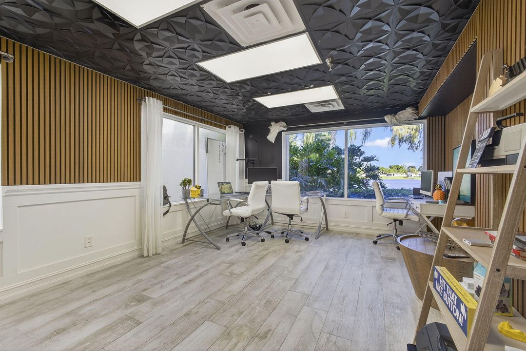 На продажу: $500,000 (0 спален, 0 ванн, 1400 Квадратных фут)