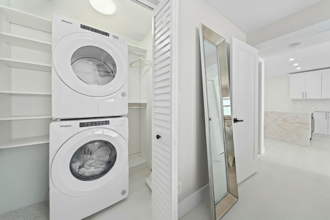 For Sale: $795,000 (2 beds, 2 baths, 1201 Square Feet)