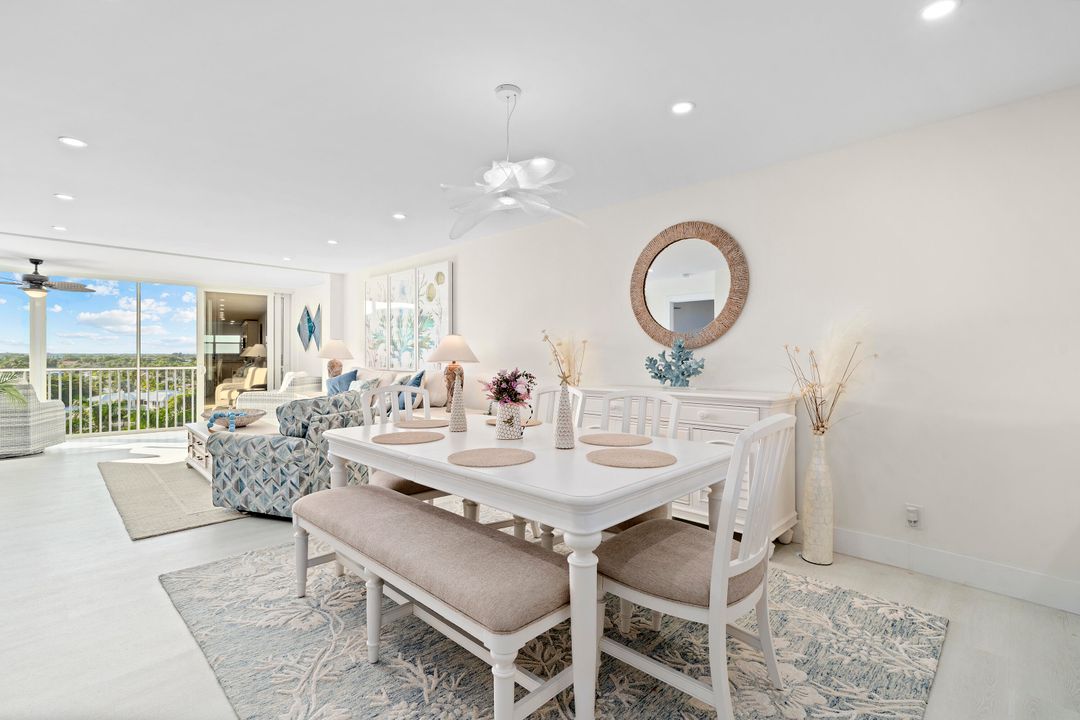 For Sale: $795,000 (2 beds, 2 baths, 1201 Square Feet)