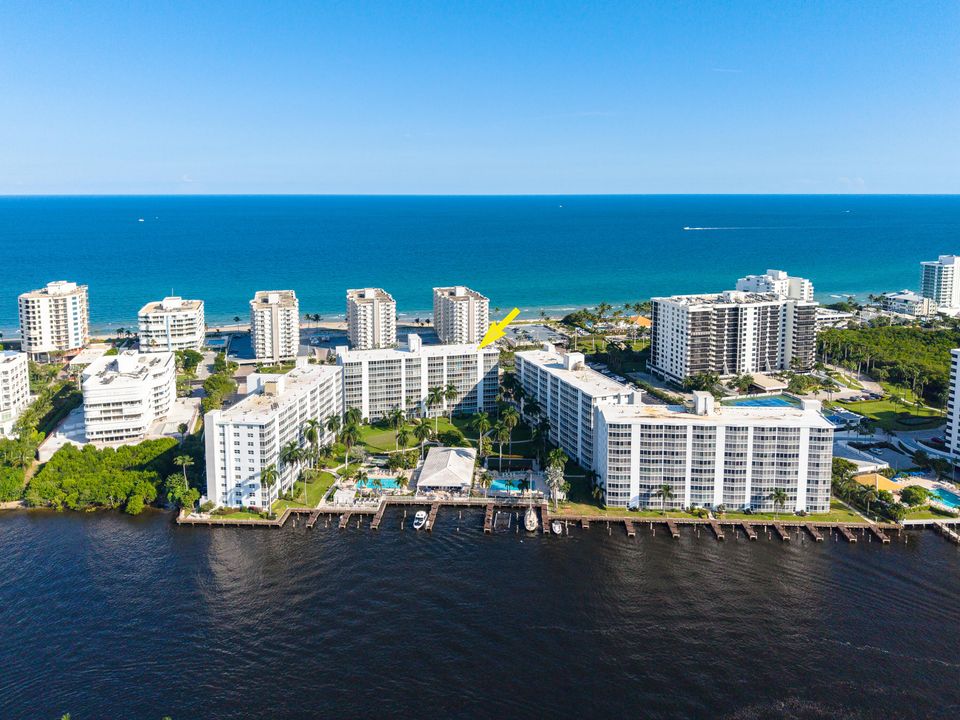 For Sale: $795,000 (2 beds, 2 baths, 1201 Square Feet)