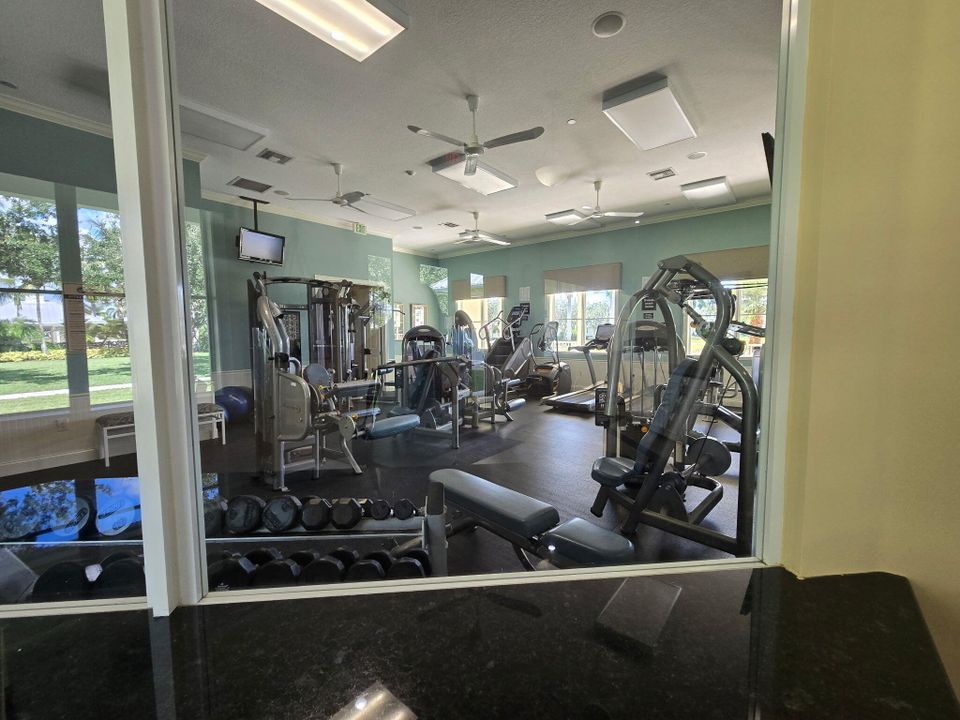 合同活跃: $3,650 (3 贝兹, 2 浴室, 1533 平方英尺)