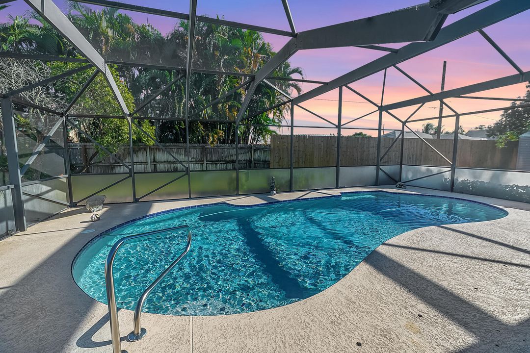 Active With Contract: $420,000 (3 beds, 2 baths, 1972 Square Feet)