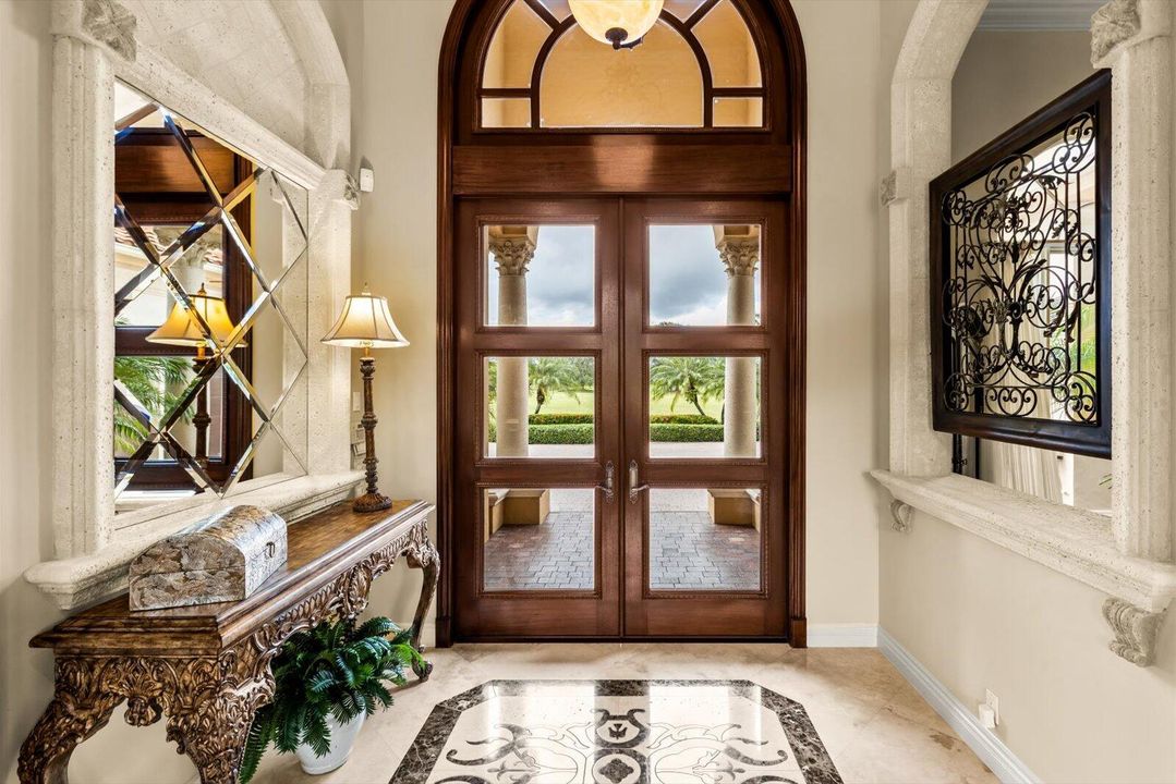 Под контрактом: $1,850,000 (3 спален, 4 ванн, 4360 Квадратных фут)