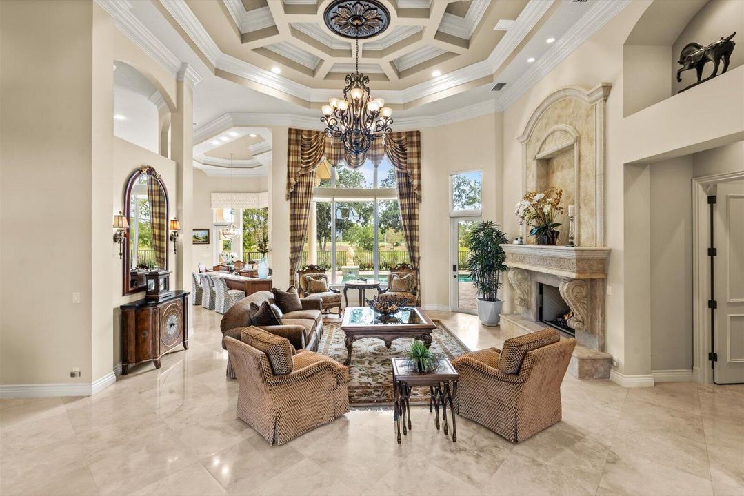 Под контрактом: $1,850,000 (3 спален, 4 ванн, 4360 Квадратных фут)