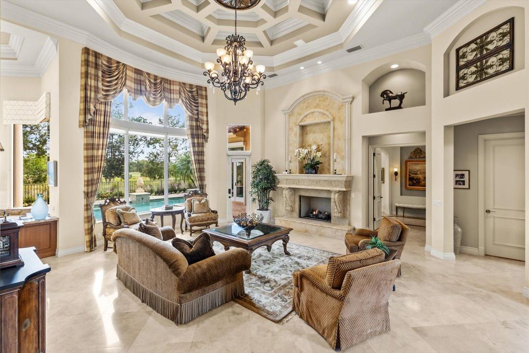 Под контрактом: $1,850,000 (3 спален, 4 ванн, 4360 Квадратных фут)