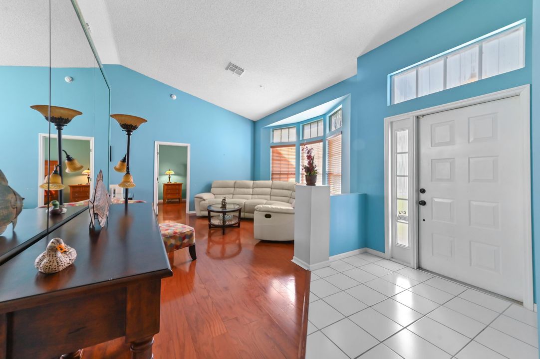 For Sale: $480,000 (3 beds, 2 baths, 1689 Square Feet)