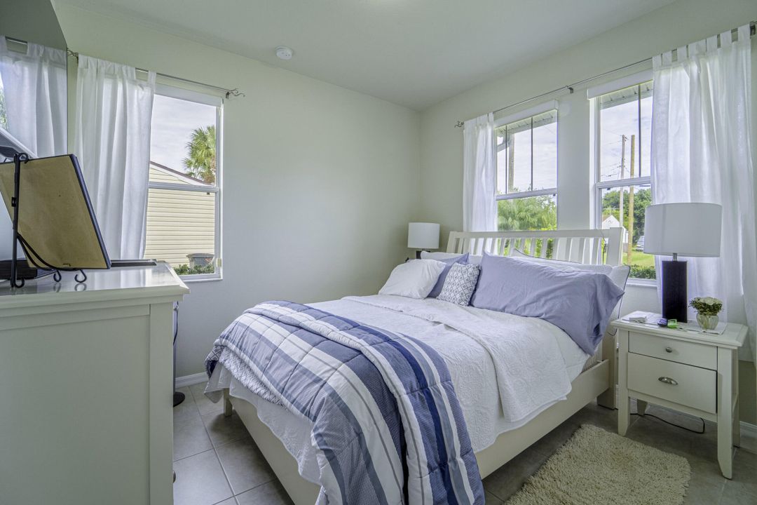 For Sale: $450,000 (3 beds, 2 baths, 1994 Square Feet)