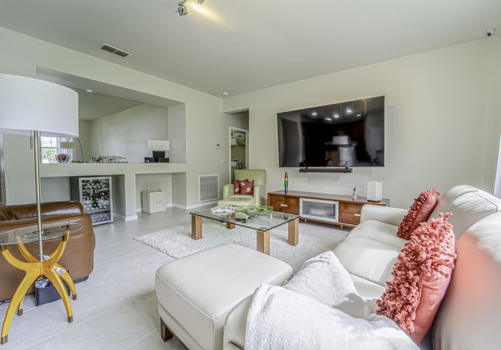 For Sale: $450,000 (3 beds, 2 baths, 1994 Square Feet)