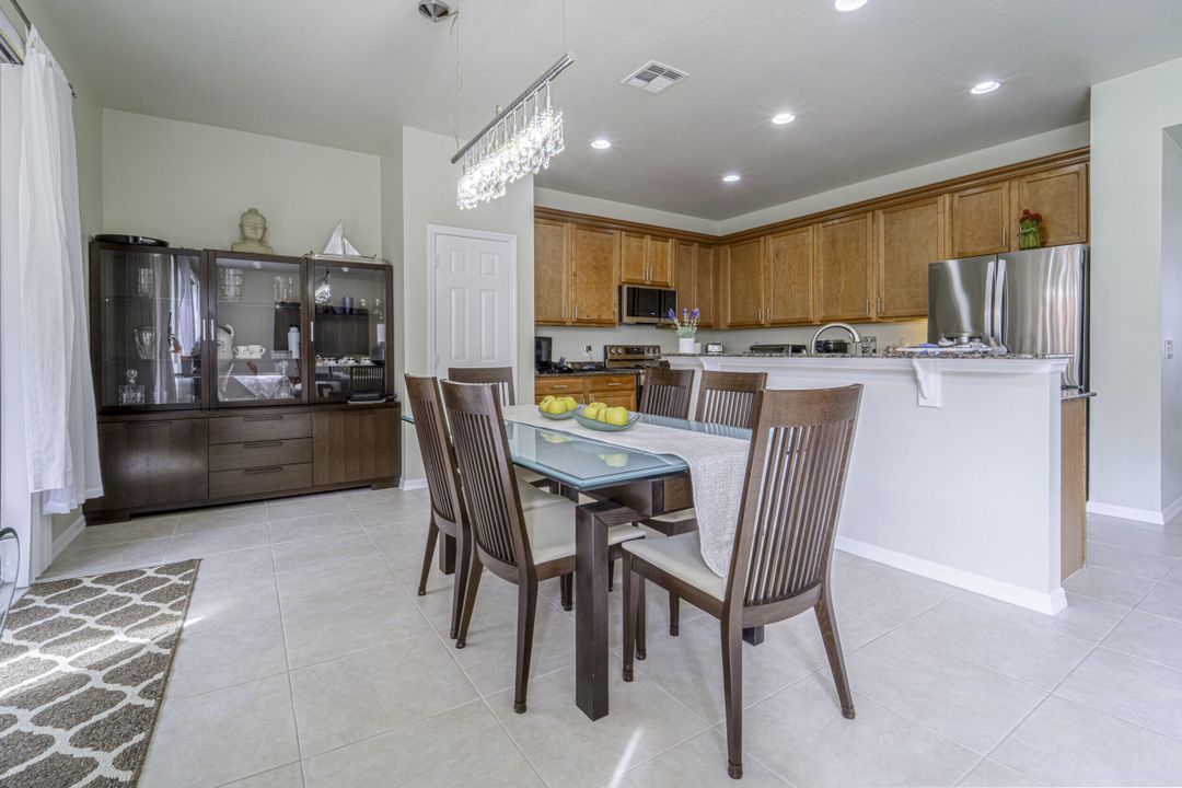 For Sale: $450,000 (3 beds, 2 baths, 1994 Square Feet)