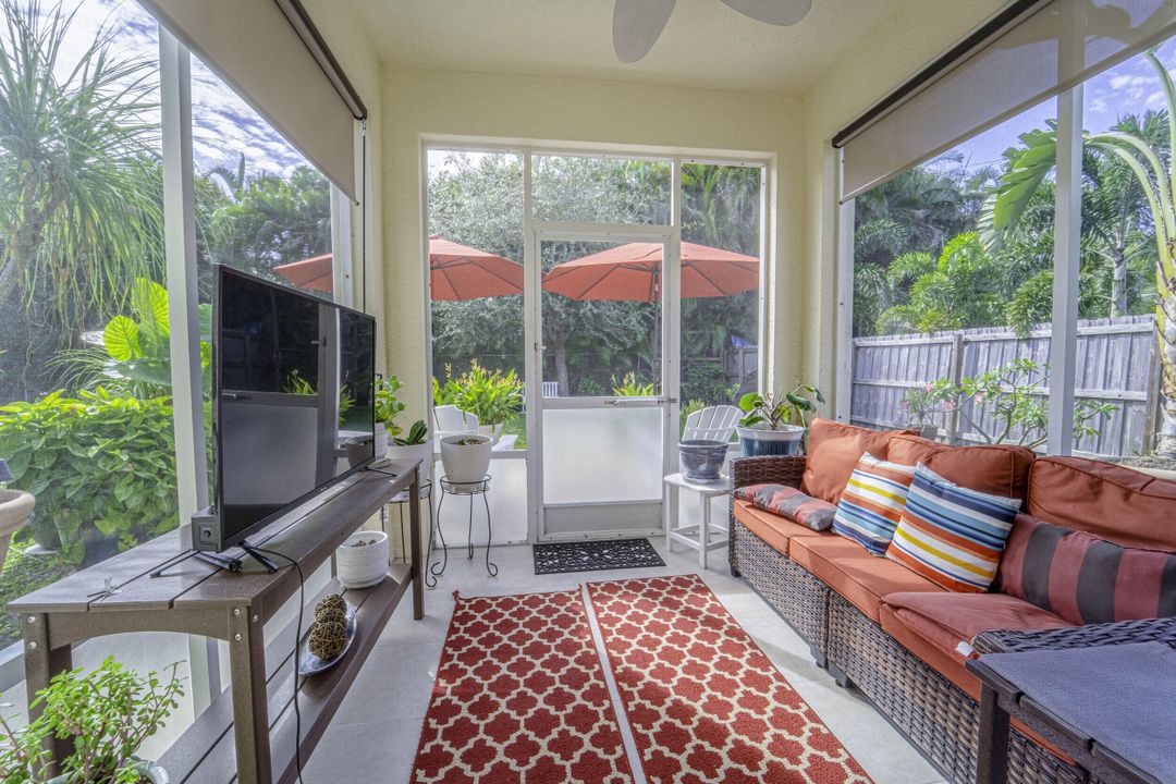 For Sale: $450,000 (3 beds, 2 baths, 1994 Square Feet)