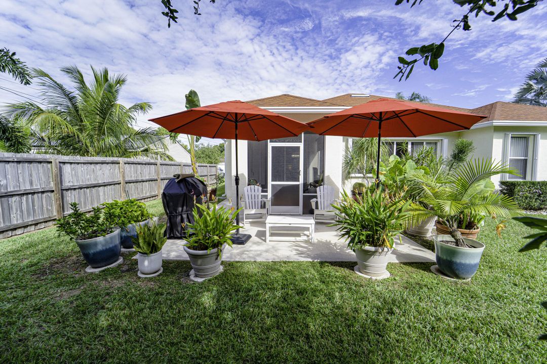 For Sale: $450,000 (3 beds, 2 baths, 1994 Square Feet)