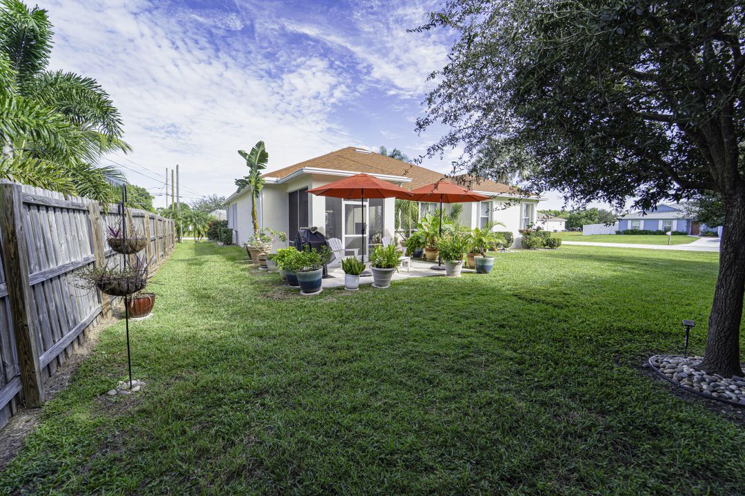 For Sale: $450,000 (3 beds, 2 baths, 1994 Square Feet)