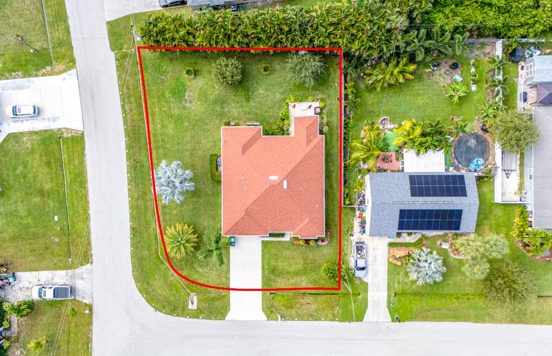 For Sale: $450,000 (3 beds, 2 baths, 1994 Square Feet)