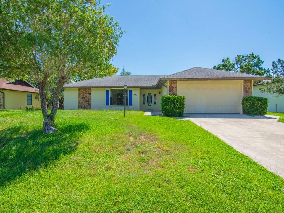 Activo con contrato: $449,000 (3 camas, 2 baños, 1690 Pies cuadrados)