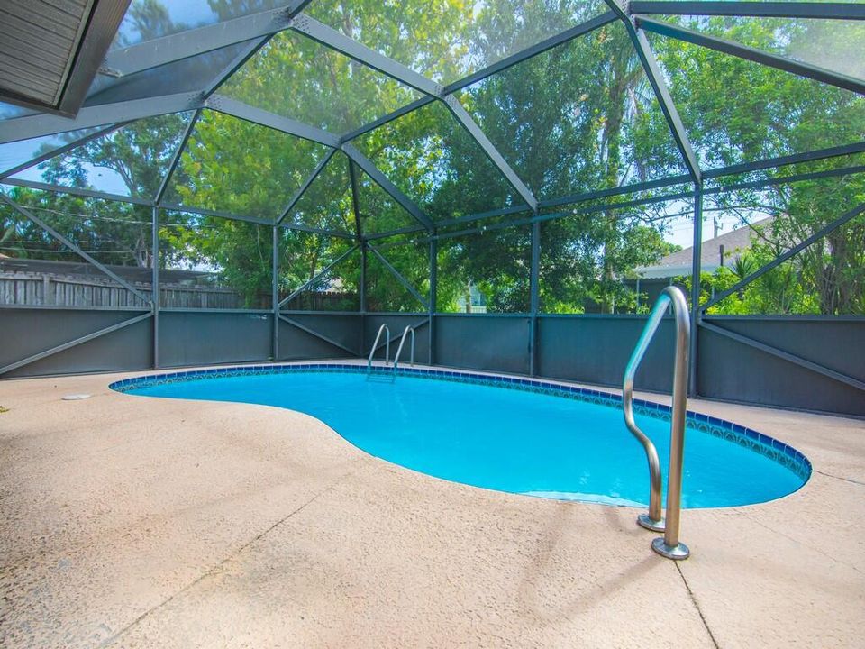 Activo con contrato: $449,000 (3 camas, 2 baños, 1690 Pies cuadrados)