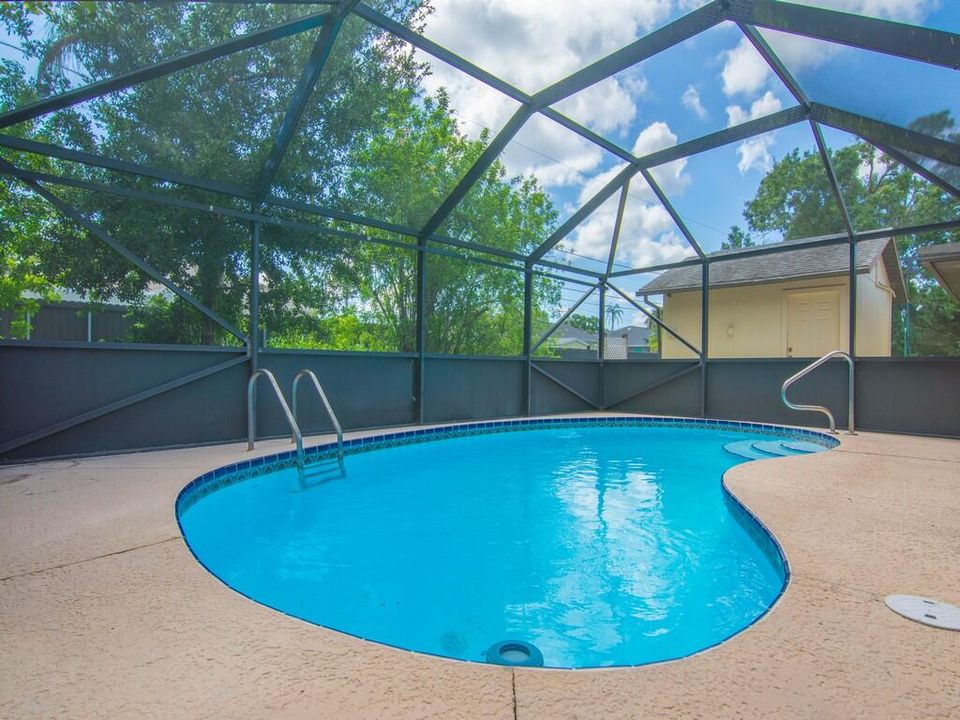 Activo con contrato: $449,000 (3 camas, 2 baños, 1690 Pies cuadrados)