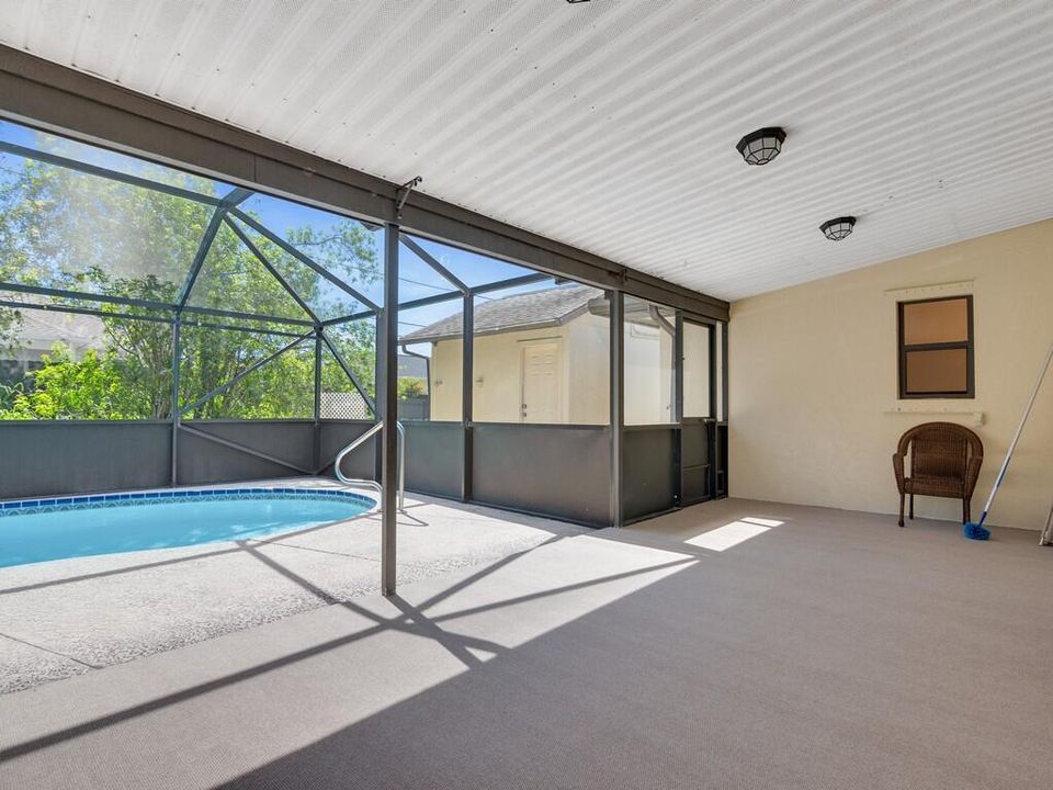 Activo con contrato: $449,000 (3 camas, 2 baños, 1690 Pies cuadrados)