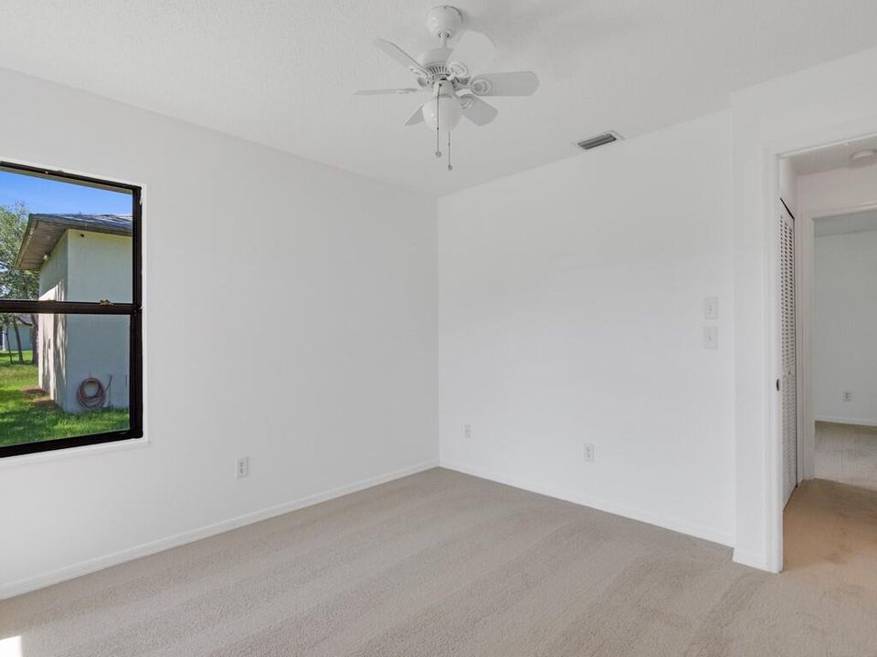 Activo con contrato: $449,000 (3 camas, 2 baños, 1690 Pies cuadrados)