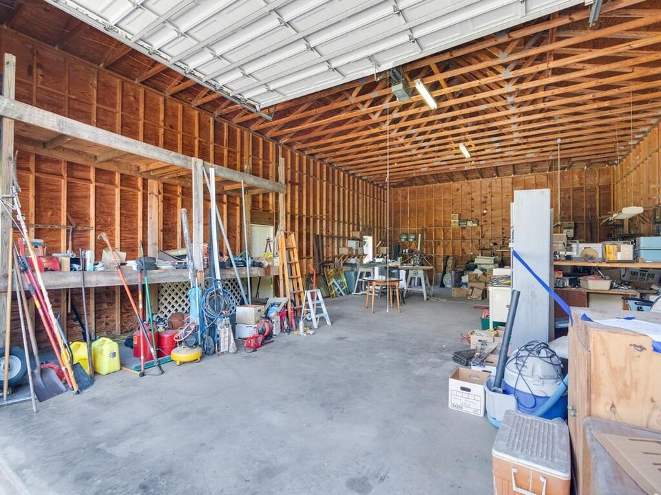 Activo con contrato: $449,000 (3 camas, 2 baños, 1690 Pies cuadrados)