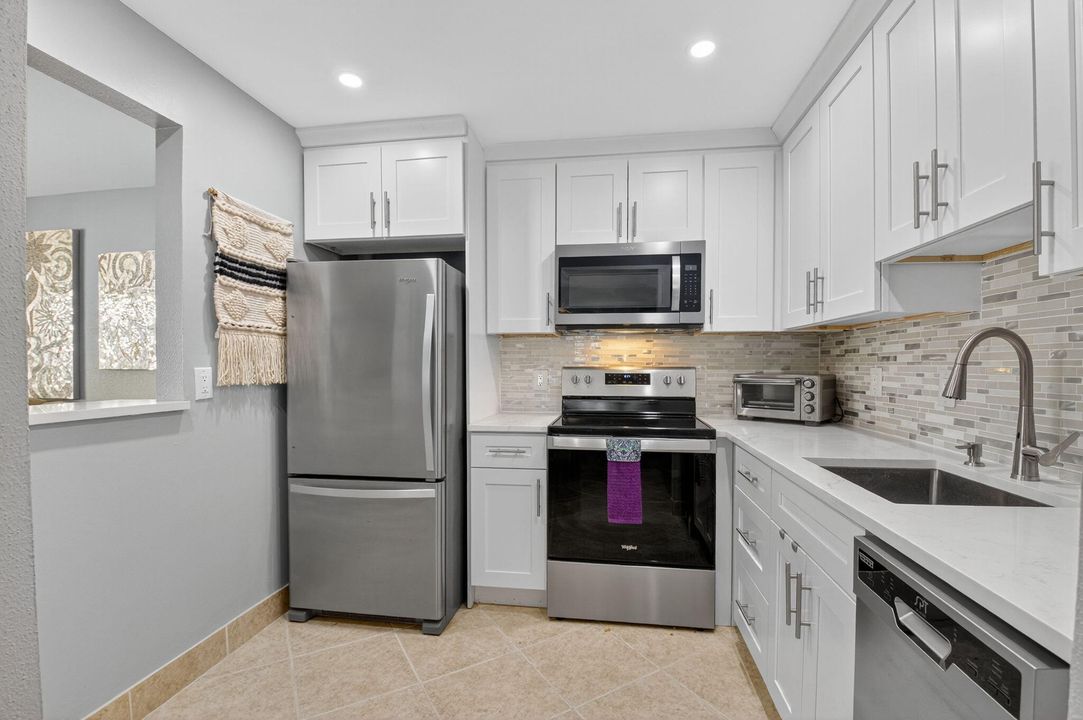 待售: $86,000 (1 贝兹, 1 浴室, 720 平方英尺)