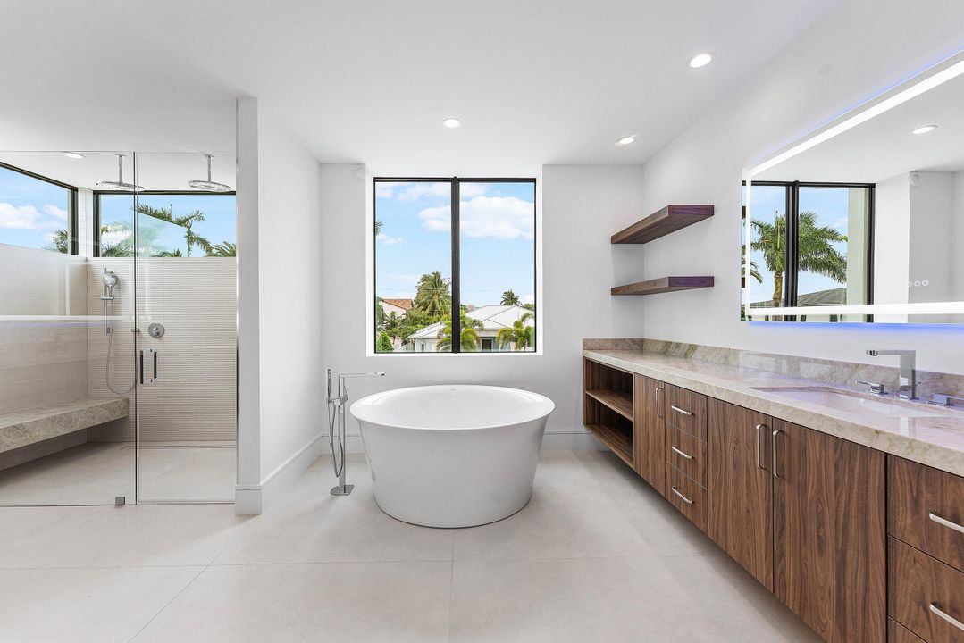 For Sale: $5,695,000 (5 beds, 6 baths, 5228 Square Feet)