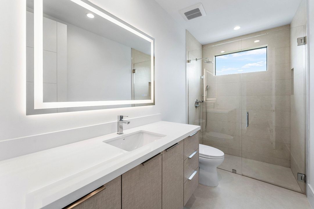 For Sale: $5,695,000 (5 beds, 6 baths, 5228 Square Feet)