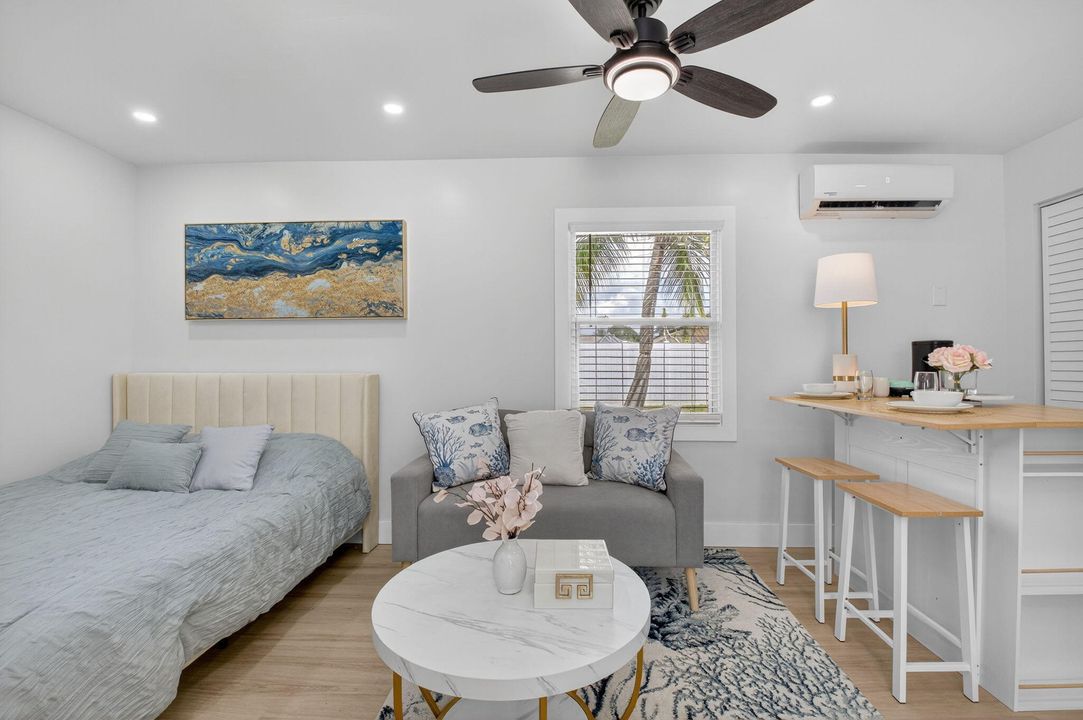 Recently Rented: $2,000 (0 beds, 1 baths, 350 Square Feet)