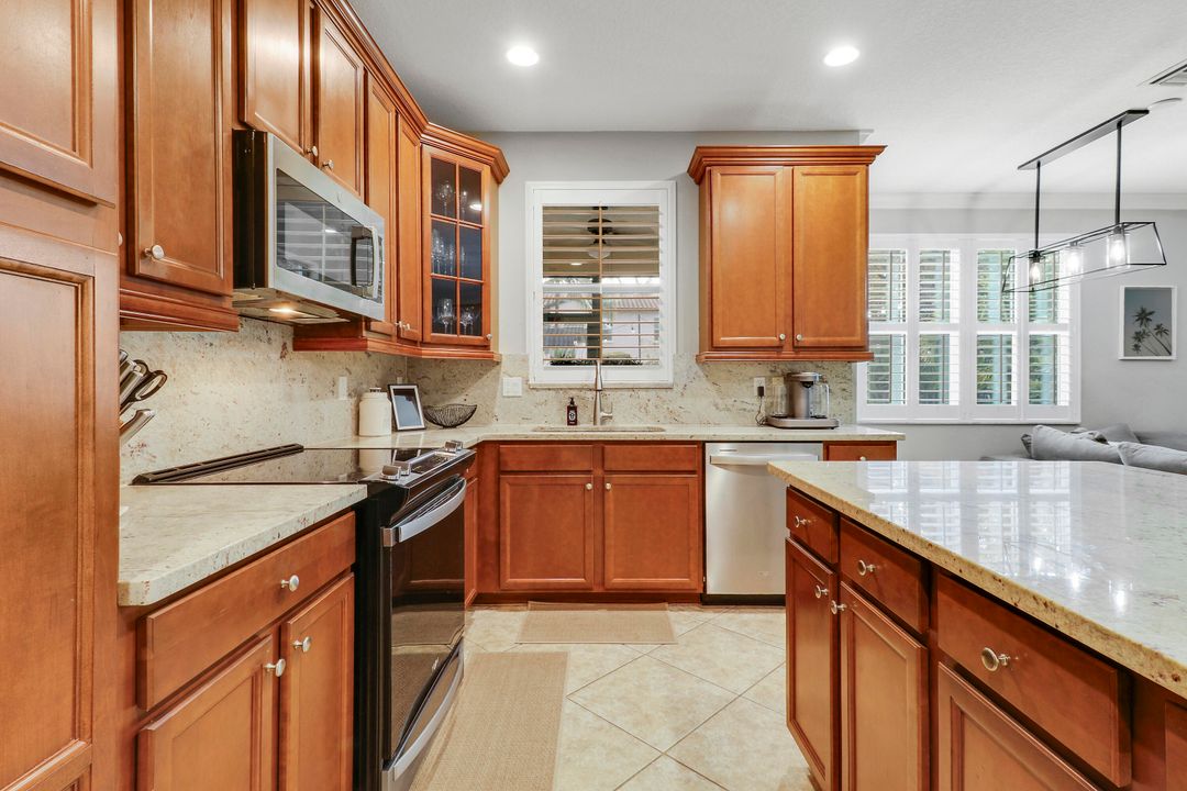 For Sale: $529,000 (3 beds, 2 baths, 1626 Square Feet)