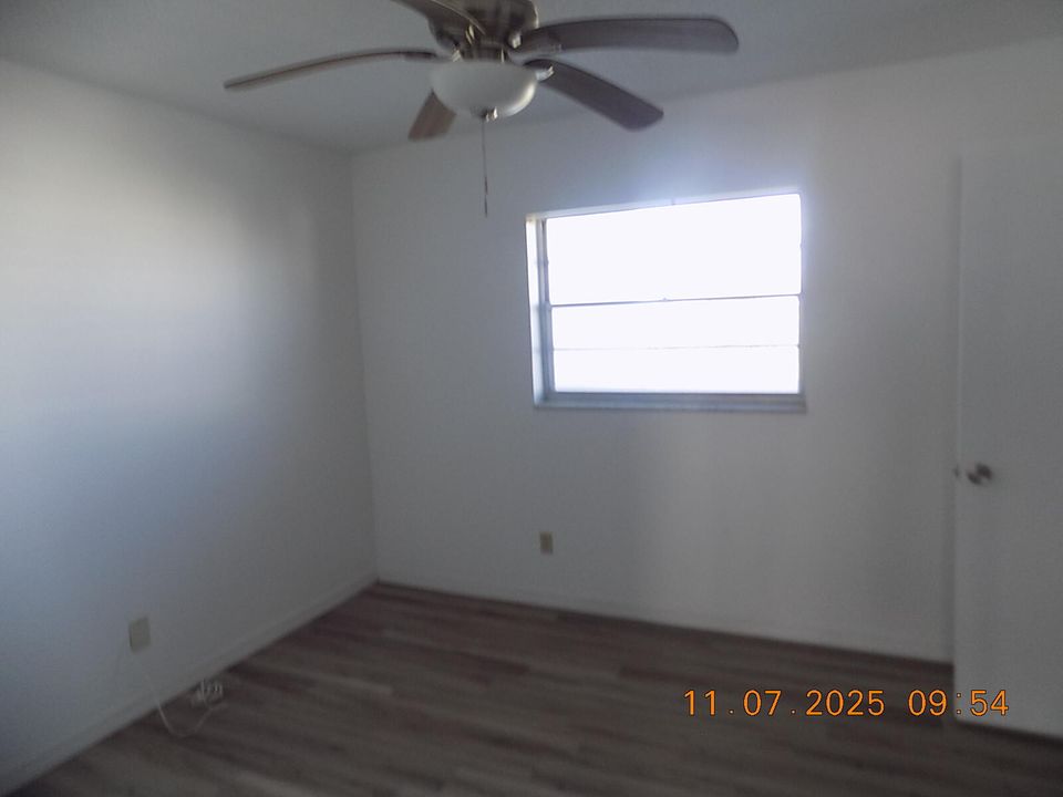 For Sale: $196,000 (2 beds, 2 baths, 950 Square Feet)
