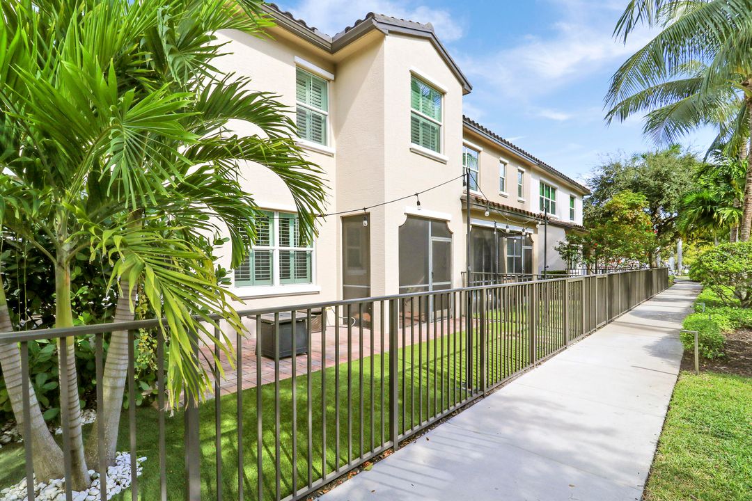 For Sale: $529,000 (3 beds, 2 baths, 1626 Square Feet)