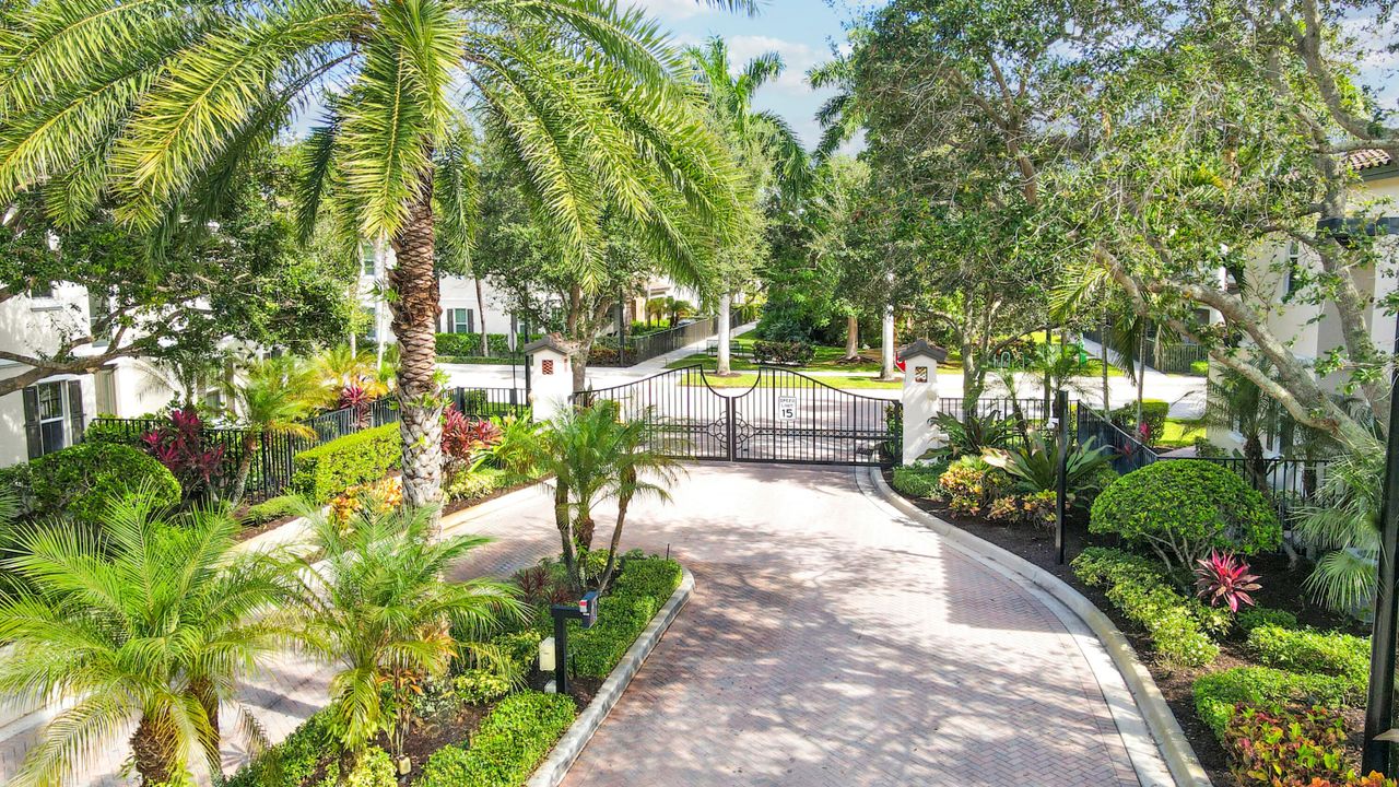 For Sale: $529,000 (3 beds, 2 baths, 1626 Square Feet)