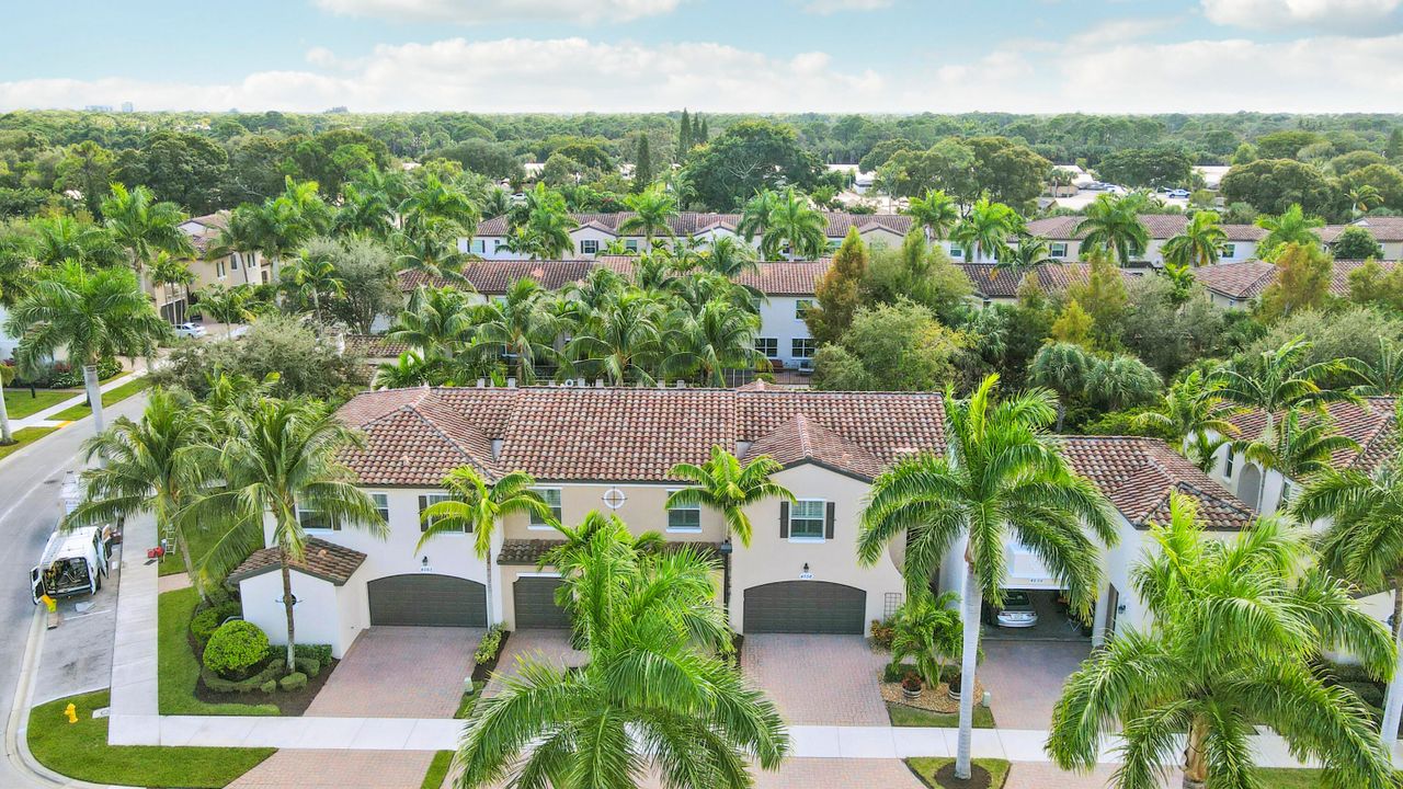 For Sale: $529,000 (3 beds, 2 baths, 1626 Square Feet)