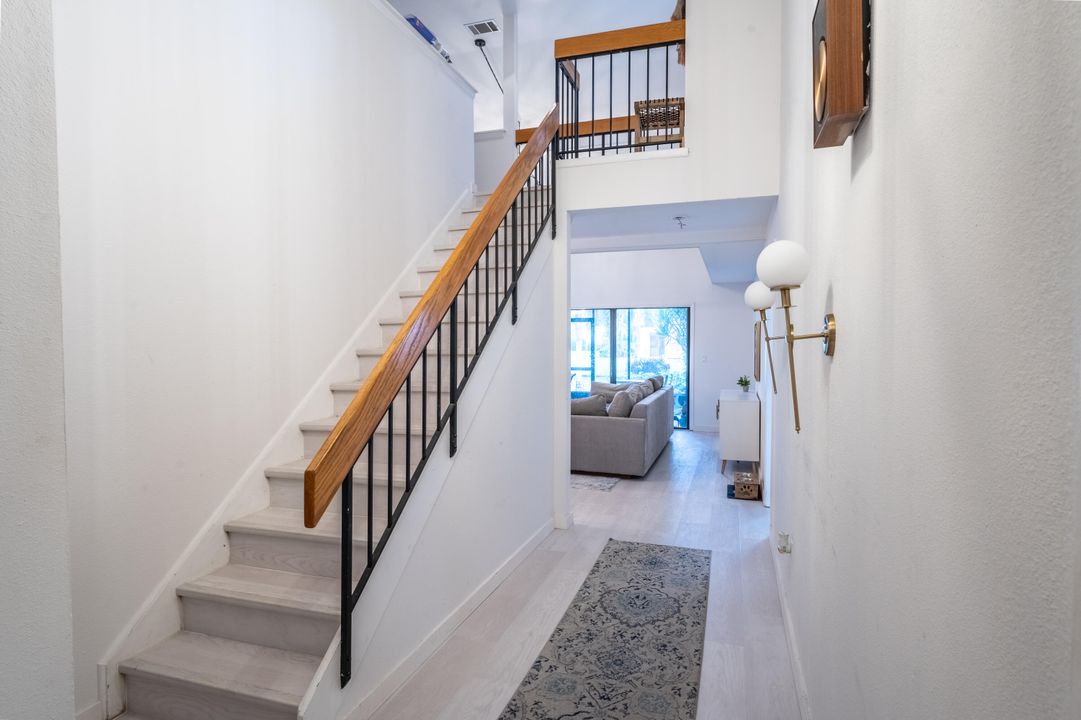 На продажу: $299,000 (2 спален, 2 ванн, 1378 Квадратных фут)