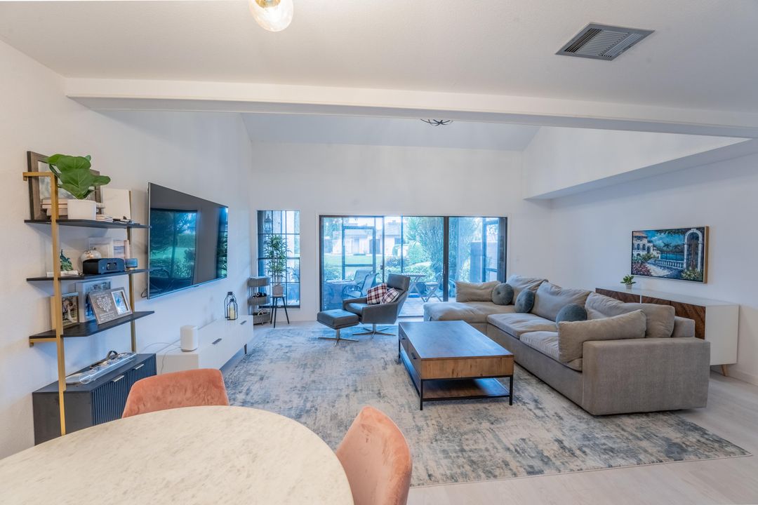 На продажу: $299,000 (2 спален, 2 ванн, 1378 Квадратных фут)